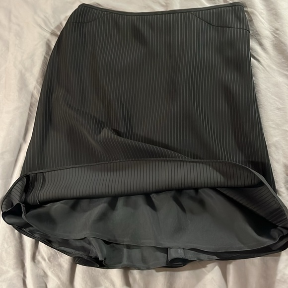 Armani Collezioni Made in Italy Pinstriped Skirt Suit 2 piece - Picture 16 of 16